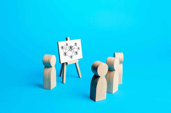 ¿Cuáles son las mejores técnicas para estilizar un vestido de verano en otoño?